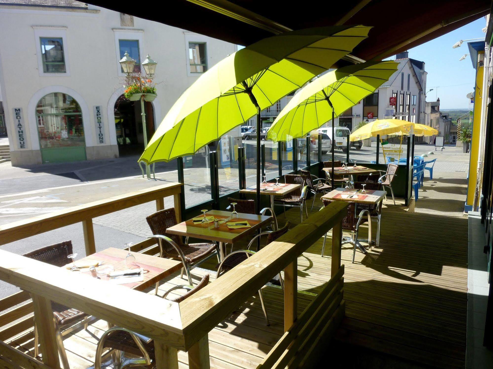 Logis Hotel Le Chene Vert Savenay Exterior foto